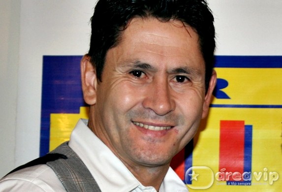 Photo of Cantor Gian tem AVC e é internado em SP , após duras críticas de ZEZÉ DI CAMARGO