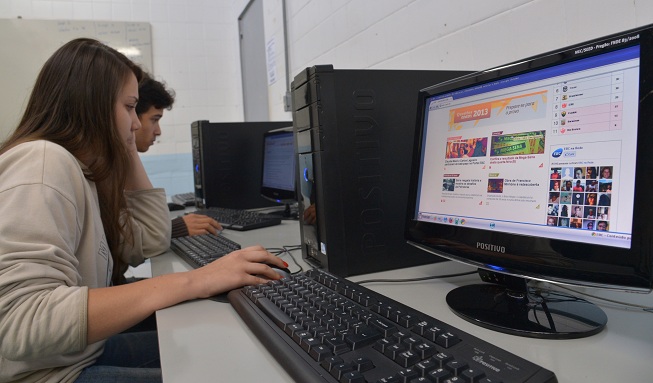 Photo of Estudantes têm até hoje para fazer simulado do Enem na internet