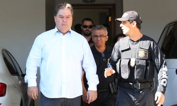 Photo of Moro condena ex-senador Gim Argello a 19 anos de prisão