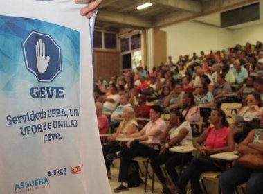 Photo of Servidores de universidades baianas decidem manter greve contra PEC do teto dos gastos