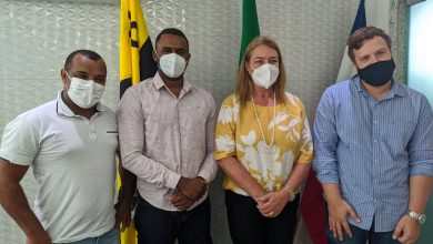 Photo of Presidente da Câmara de Vereadores e representantes do PSB recebem deputada Fabíola Mansur em Cruz das Almas