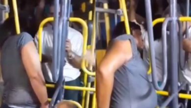 Photo of Curioso! Mulher fica com a cabeça presa em catraca dupla de ônibus