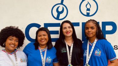 Photo of Estudantes utilizam folha da goiabeira e óleo de coco para criar tônico capilar