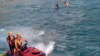 Photo of Ventania arrasta pelo menos 100 banhistas para pedras em Copacabana