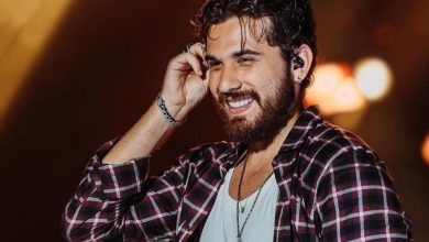 Photo of ‘Velório’; Gustavo Mioto brinca com público de Salvador em show de São João