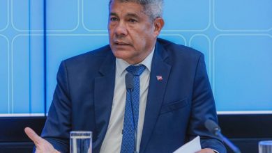 Photo of Jerônimo condena tarifa de Trump: “O Brasil não é quintal de ninguém”