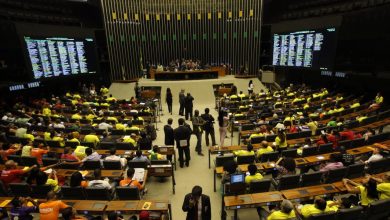 Photo of Congresso reage à tarifa de Trump: base acusa boicote bolsonarista, oposição culpa Lula e STF por crise com os EUA