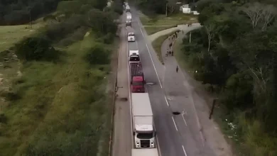 Photo of BR-101 é liberada após mais de 35 horas de bloqueio por indígenas no Extremo Sul baiano