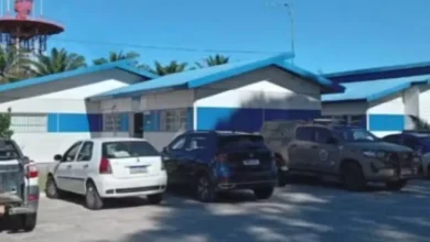 Photo of Casal é encontrado morto com sinais de facadas, tiros e decapitação em área de tensão agrária na Bahia