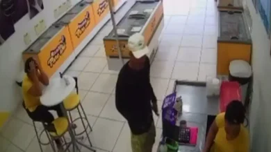 Photo of Homem invade açaiteria e leva celulares em Santo Antônio de Jesus