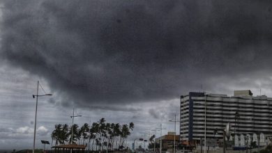Photo of Inmet emite alerta laranja de chuvas para 48 municípios da Bahia