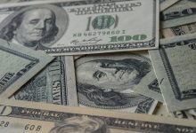 Photo of Ibovespa fecha em 150 mil pontos pela primeira vez na história; Dólar cai a R$ 5,35