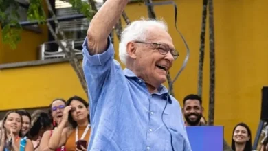 Photo of Othon Bastos é homenageado com estrela na Calçada da Fama da Globo
