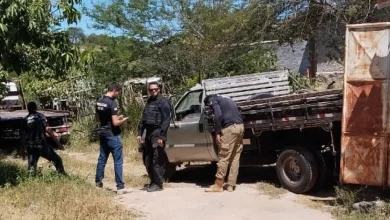 Photo of Polícia prende casal e desarticula desmanche de veículos em Jacobina