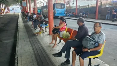Photo of Passageiros relatam atrasos no Transbordo Central em Feira de Santana