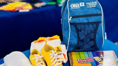 Photo of Com entrega de kits do aluno e fardamento, Prefeitura de Cruz investe R$ 2 milhões na educação municipal para volta às aulas