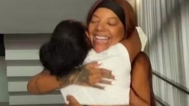 Photo of Reconhecimento: Ludmilla dá iPhone 17 Pro Max para babá da sua filha