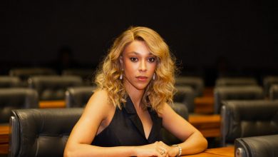Photo of Erika Hilton ironiza deputadas em discurso: ‘Graças a Deus que eu não as represento’