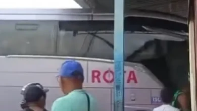 Photo of Ônibus invade ponto de apoio em Itambé e deixa 2 mortos; acidente ocorreu na BA-263