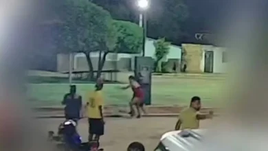 Photo of Homem é preso após matar irmã trans a facadas no Oeste baiano; vídeo registra momento do crime