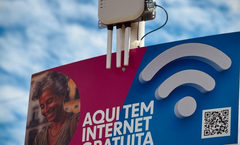 Photo of Prefeitura de Cruz amplia acesso à internet gratuita nas praças do Inocoop e da Sapucaia em parceria com o Governo do Estado