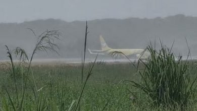 Photo of Avião cargueiro sai da pista após pouso no aeroporto de Salvador