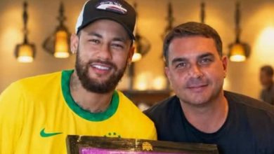 Photo of Após convocação de Neymar para Copa do Mundo, Flávio Bolsonaro posta foto com o jogador