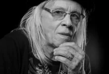 Photo of Morre Luiz Carlini, ex-guitarrista de Rita Lee responsável pelo solo do clássico ‘Ovelha Negra’