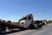 Photo of Tragédia na BR-242: motorista morre preso às ferragens após tombamento