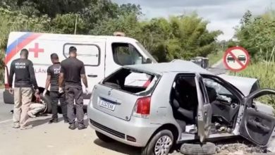 Photo of Colisão entre ambulância e carro deixa dois mortos e cinco feridos na BR-101, no sul da Bahia