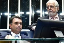 Photo of Jaques Wagner ataca Flávio Bolsonaro e dispara: “Esse tipo de postura é de traidor”