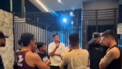 Photo of VÍDEO: Jogadores do Atlético de Alagoinhas vão a condomínio do presidente para cobrar salários atrasados