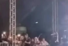 Photo of VÍDEO: Palco cede durante show de Amado Batista em Itapetinga