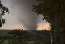 Photo of Tornado atinge cidades do RS, destelha casas e provoca estragos durante tempestade