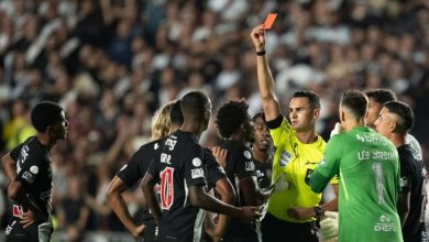 Photo of Mesmo com um a menos Vasco vence Vitória e abre vantagem na Copa do Brasil