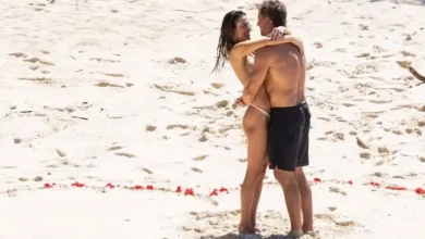 Photo of Alessandra Ambrósio anuncia noivado durante viagem à Indonésia