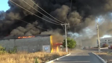 Photo of Incêndio de grandes proporções destrói galpão de loja de variedades no Centro Norte baiano