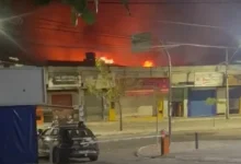 Photo of Incêndio de grandes proporções atinge lojas no Centro de Vitória da Conquista