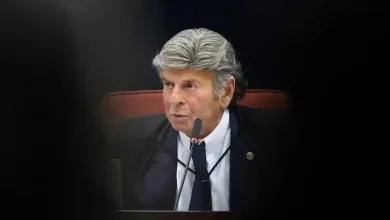 Photo of Fux pede acesso a processos contra Jair Bolsonaro no STF