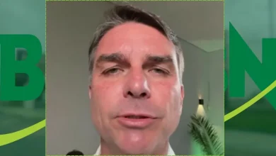 Photo of Propaganda de Flávio Bolsonaro é exibida sem som e senador alega censura na TV aberta